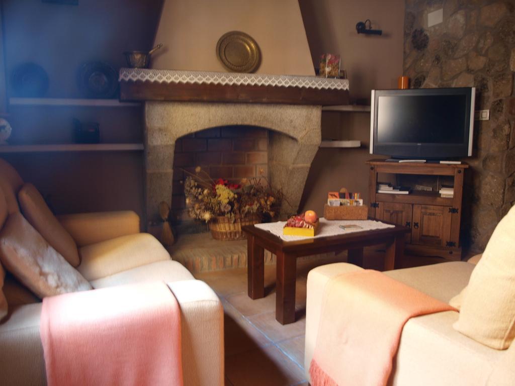 Casa Rural El Olivo Guijo de Granadilla Bilik gambar